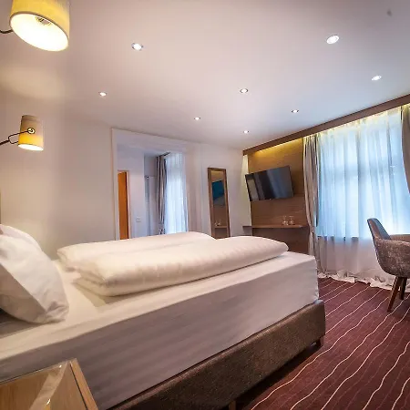 Arthaushotel Hotell 3*